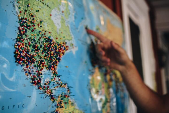 How to Manage Time Across Different Time Zones Without Burnout